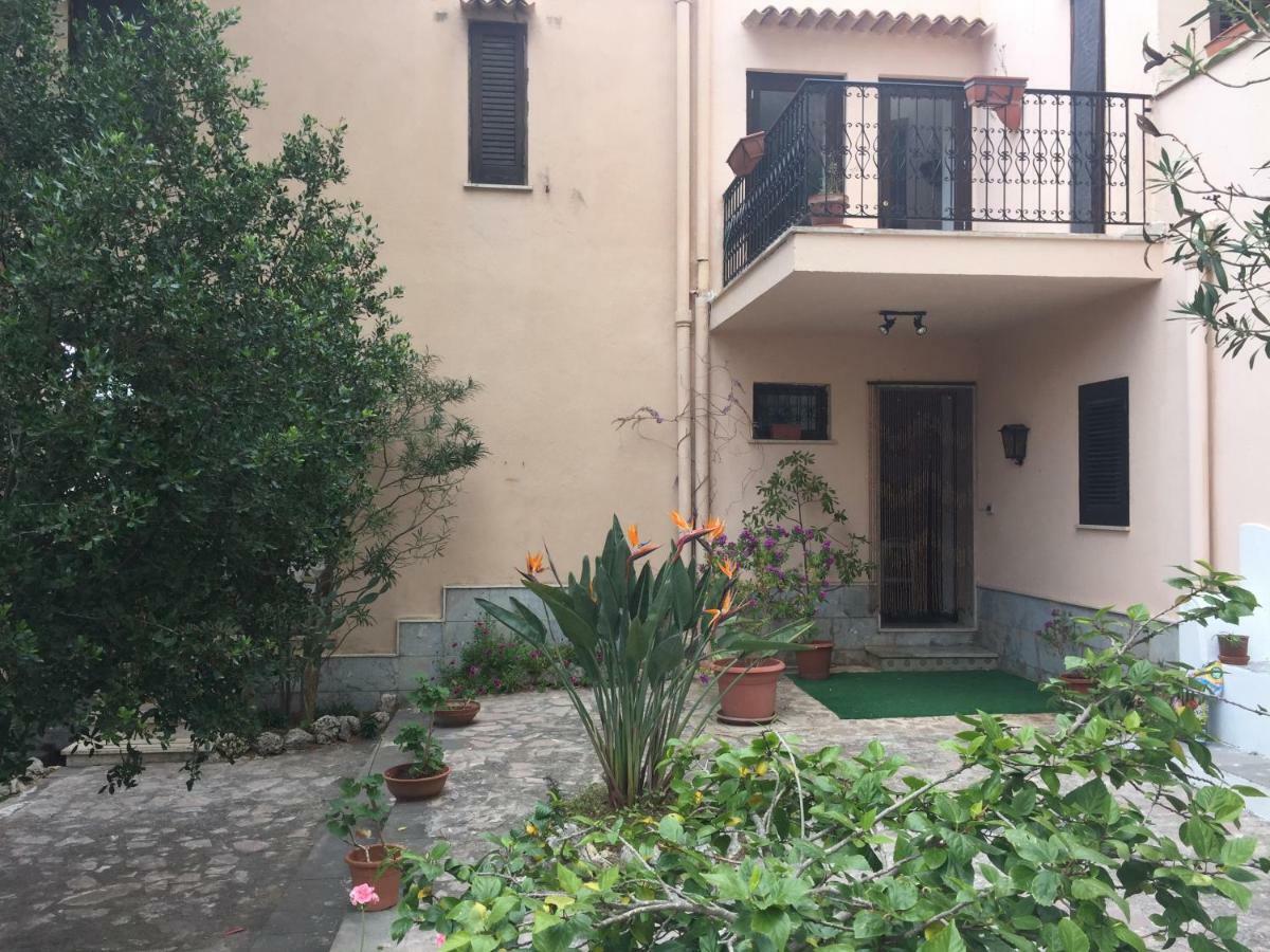 B&B Villa Il Carrubo San Vito Lo Capo Exterior photo