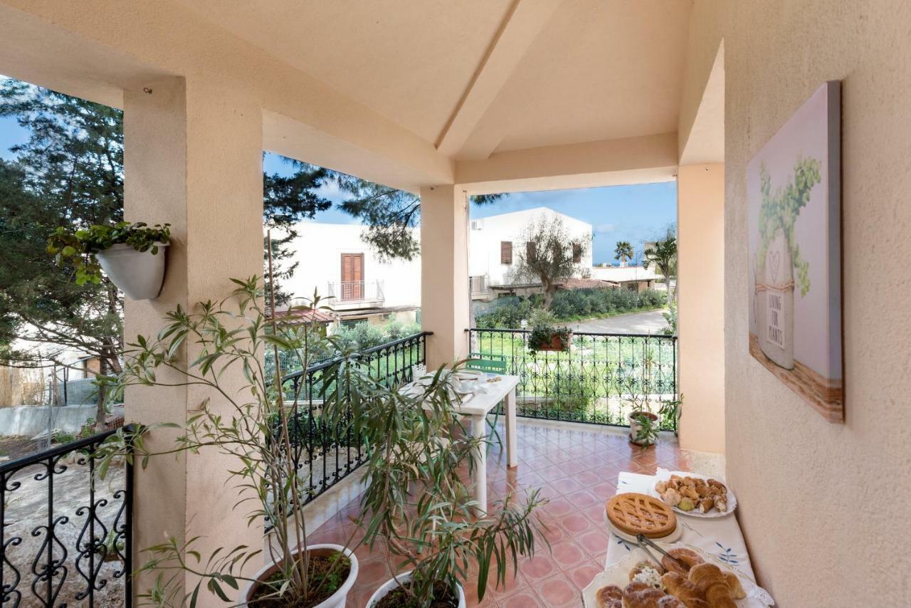 B&B Villa Il Carrubo San Vito Lo Capo Exterior photo